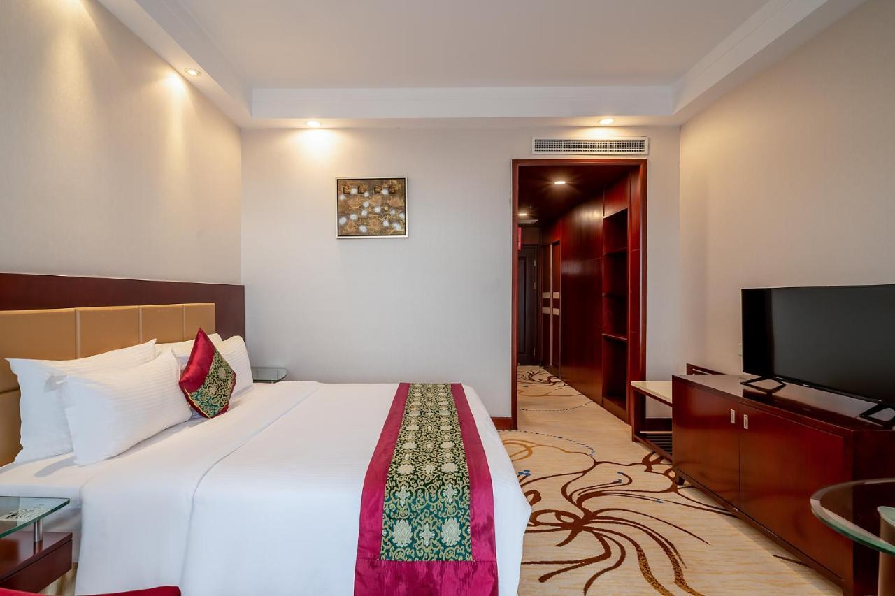 ג'ינאן Grand Metropark Hotel Shandong מראה חיצוני תמונה