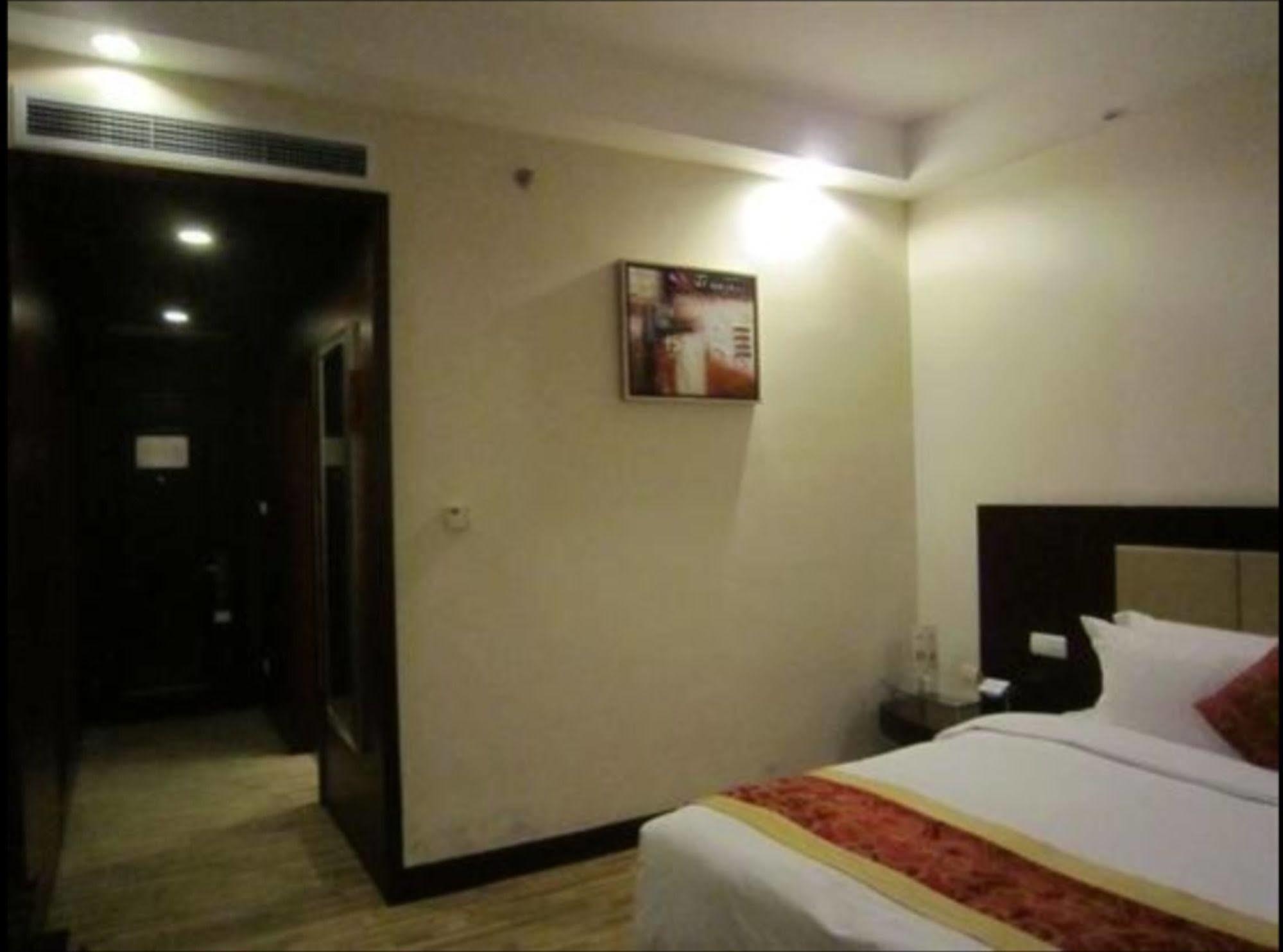 ג'ינאן Grand Metropark Hotel Shandong מראה חיצוני תמונה